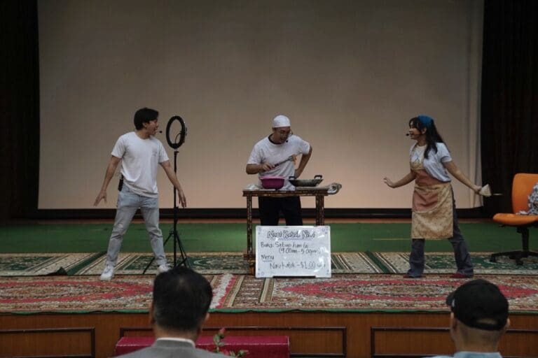 247 Studios performing 'Nasi Katok Nini' at the operning ceremony
